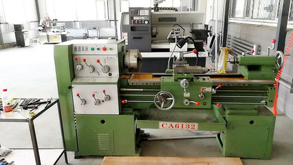 CA6132普通车床 丰江机械助力的小型工业精准加工利器
